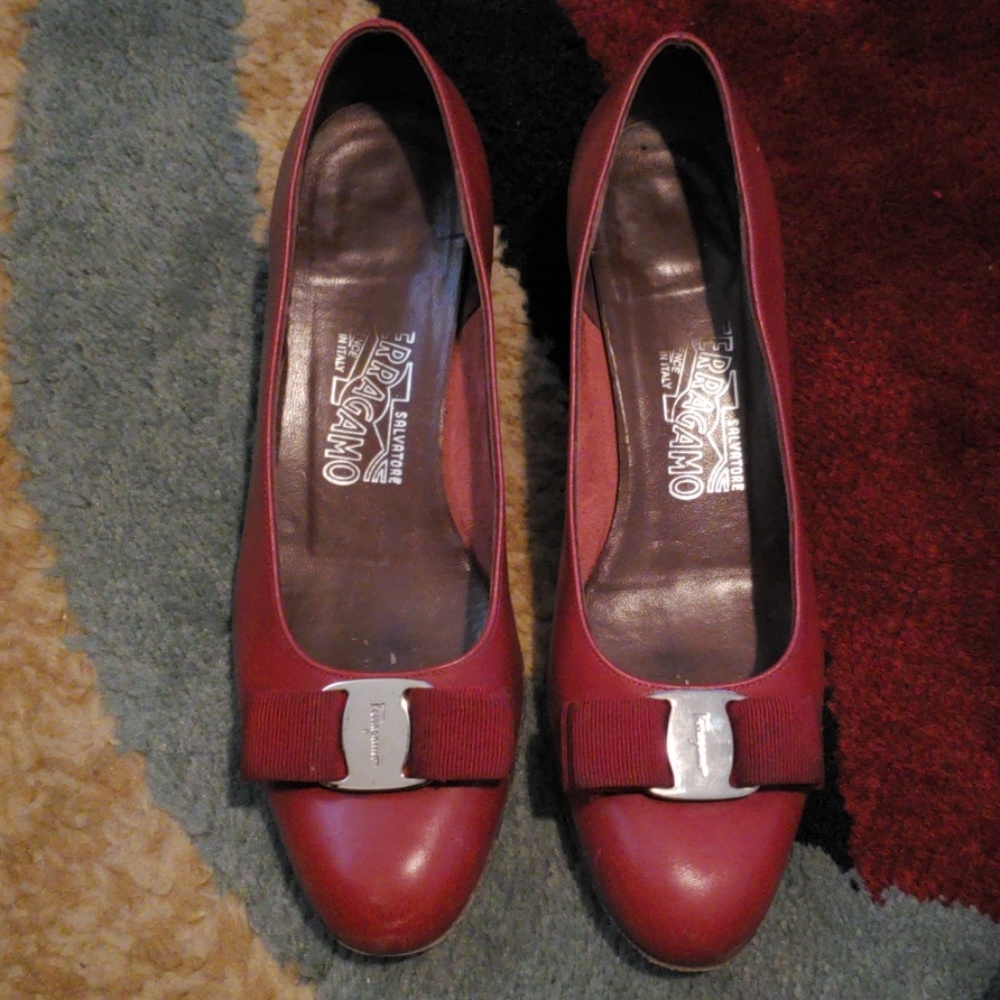 Ferragamo  pump